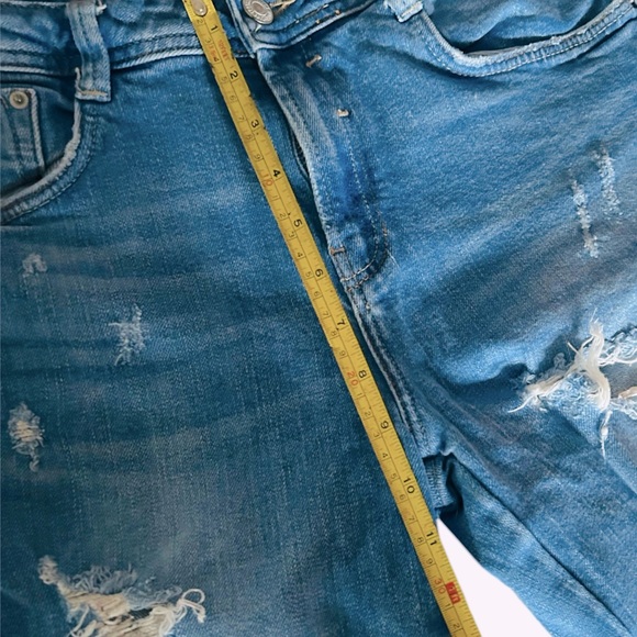 5/25$ ✨ Frayed Hem Zara Jeans - Picture 7 of 9
